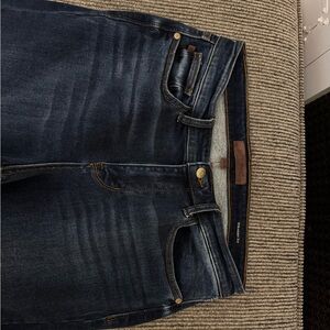 The Angie-Judy Blue:High-Rise Vintage Wash Thermal Straight Leg
Jeans.Size 9/29